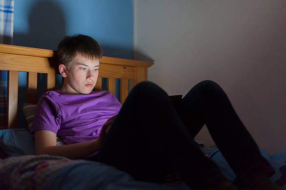 «Вечерний режим» у мобильных устройств просто нужен, считает специалист