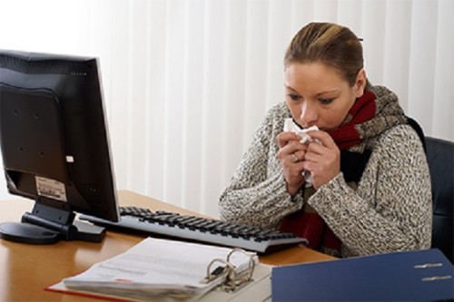 Почему люди идут на работу во время болезни узнали учёные