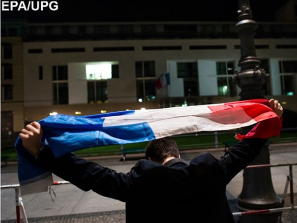 Спецназ начал штурм схваченного в столице франции театра