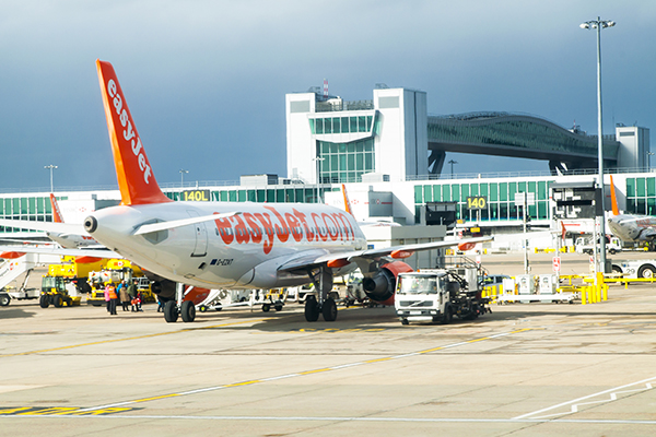 Из терминала английского аэропорта Гэтвик эвакуировали людей