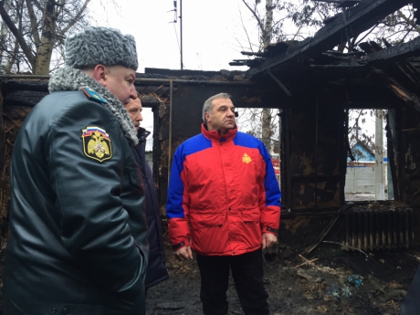 Руководитель МЧС прибыл на место пожара в Воронежской области