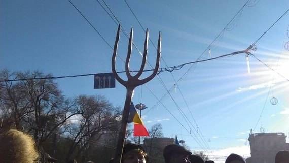 СМИ: в среду в Кишиневе сторонники оппозиции и власти проведут митинги СМИ: в среду в Кишиневе сторонники оппозиции и власти проведут митинги