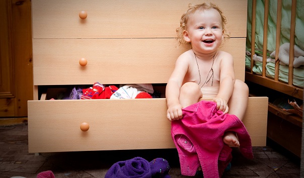 В США ребенок не смог надеть штаны и вызвал полицию