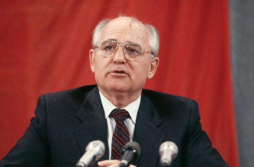 Отношения между Западом и РФ охладились из-за заносчивости США — Горбачев