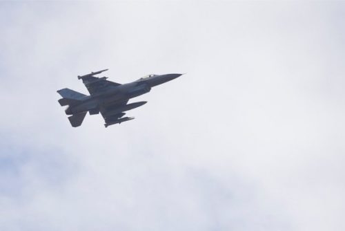 На перехват самолета-разведчика США вылетел российский истребитель