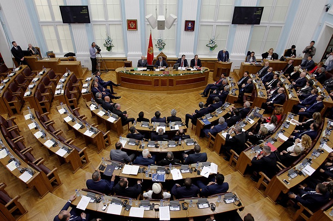 Парламент Черногории проголосовал за вступление в НАТО