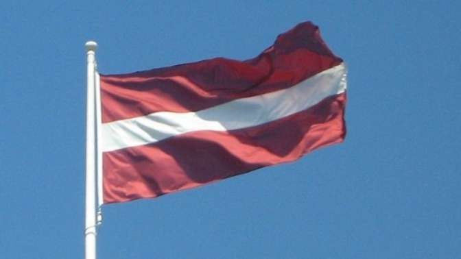 Латвия увидела русские самолеты и корабль у собственных границ