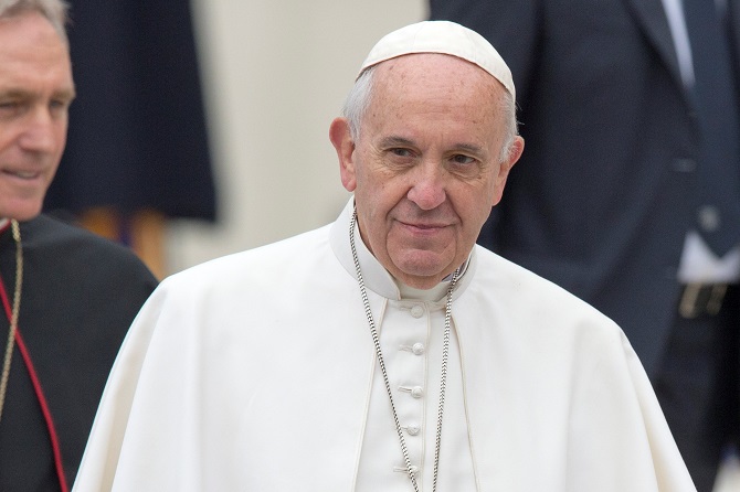 Папа Римский получил травму во время визита в Колумбию
