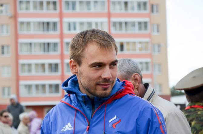 Шипулин упал на финише и прошляпил золото на Кубке мира