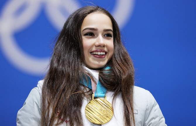 Японцы подарили фигуристке Загитовой щенка породы акита-ину