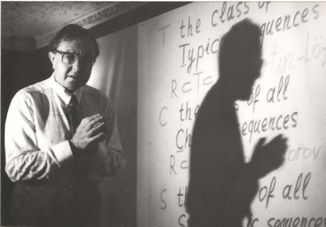 Скончался математик и лингвист Владимир Успенский