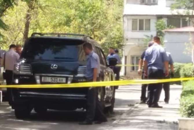 В Бишкеке случилось покушение на русского предпринимателя. Под его машиной произошел взрыв