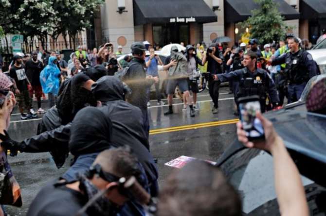 В посольстве РФ ответили на обвинения во «влиянии» на протесты в Шарлотсвилле