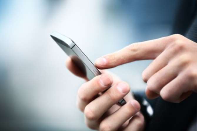 Излучение мобильников провоцирует развитие рака, утверждают ученые