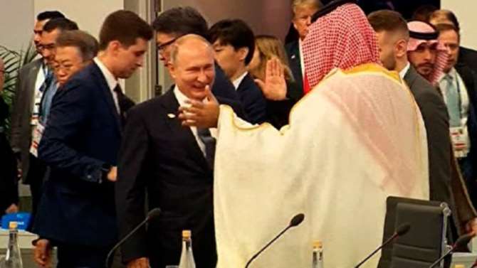Песков прокомментировал рукопожатие В. Путина и саудовского кронпринца на саммите G20