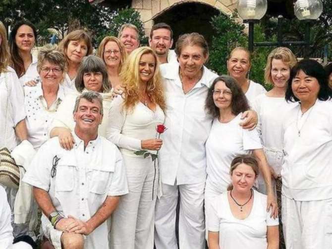 Не менее 200 женщин обвинили бразильского медиума в сексуальном насилии