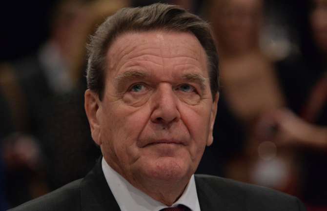 Шредер призвал к независимости от воздействия США в торговле