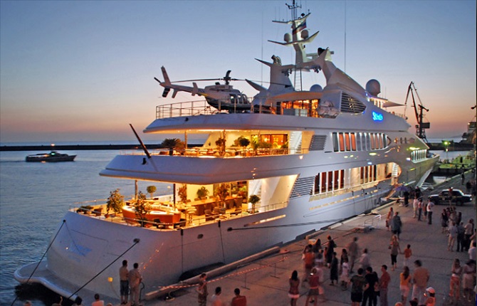 Oxfam: количество миллиардеров в мире за последние 10 лет удвоилось