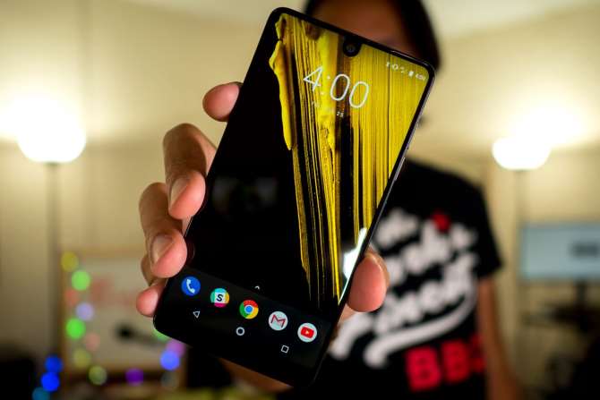 Разработанный создателем андроид смартфон Essential Phone сняли с производства