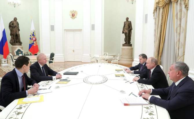 Путин в четверг встретится с главой BP в Кремле--Песков