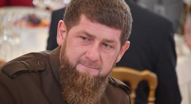 Зампостпреда Кадырова задержали в Крыму «с золотым пистолетом»