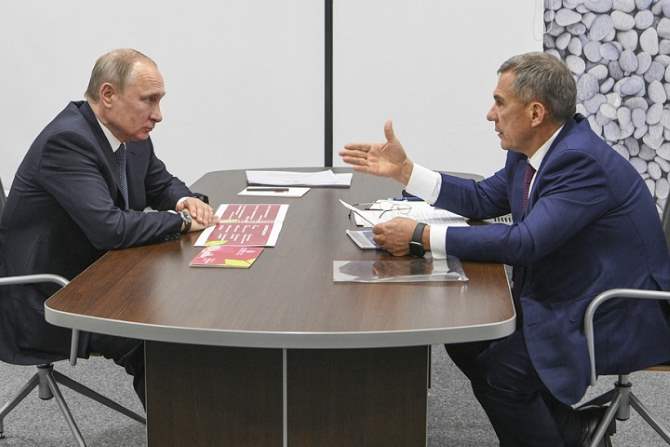 Песков разъяснил шутки В. Путина в адрес руководителя Татарстана доверительными отношениями