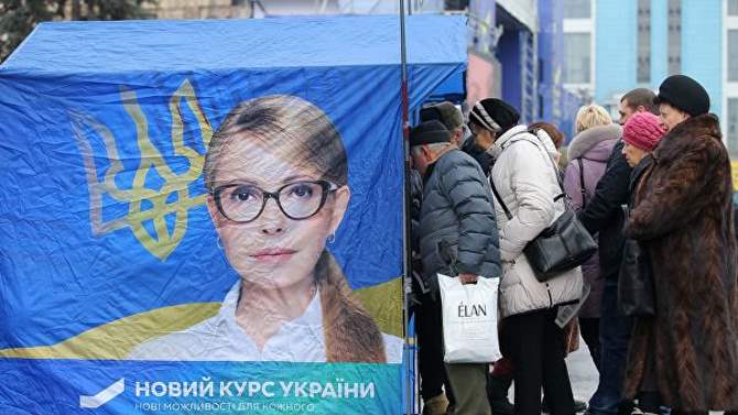 Порошенко пляшет перед избирателями