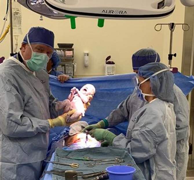 Врач рассказал, что действие таблеток для аборта можно отменить и родить здорового ребёнка