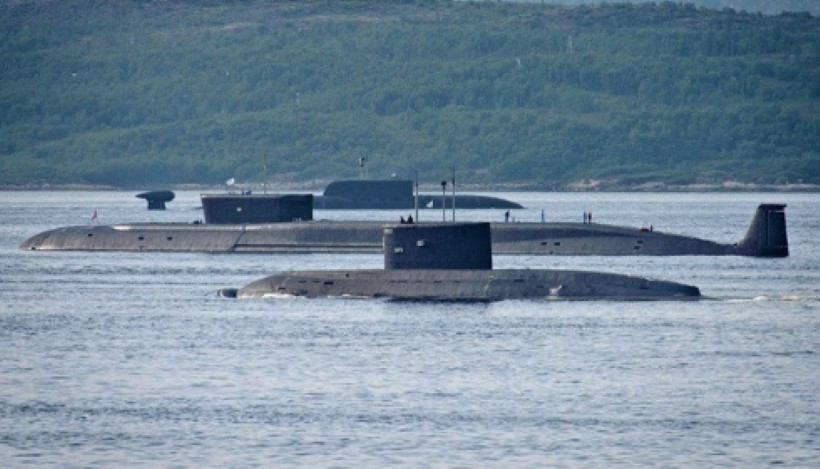 С баз на Кольском полуострове одновременно ушли ВОСЕМЬ АПЛ.