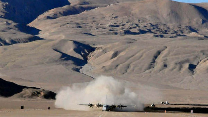 Индия и Китай продолжают стягивать к границе войска.