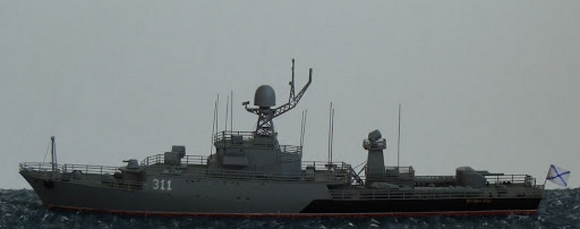 В Балтийском море столкнулись российский фрегат и торговое судно.