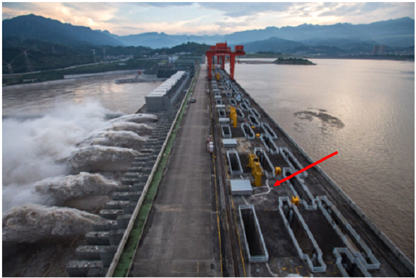 Плотина ГЭС Три ущелья трещит