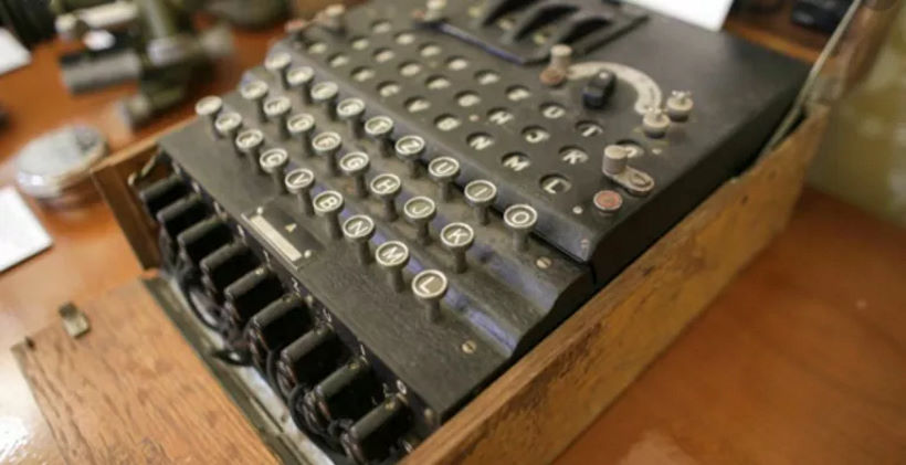 Дайверы в Балтийском море открывают нацистскую загадочную машину времен Второй мировой войны