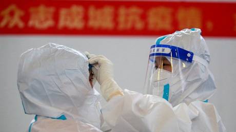 Covid-19 появился в США до Уханя, утверждают китайские ученые в новом исследовании - RT World News