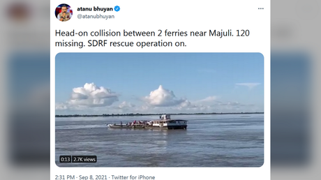 Десятки человек пропали без вести после того, как в Индии столкнулись два парома, на которых перевозилось более 100 человек, и один перевернулся (ВИДЕО) - RT World News