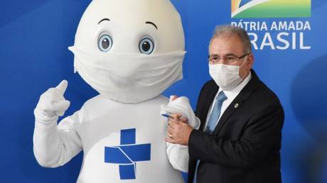 Министр здравоохранения Бразилии дал положительный результат на Covid-19 вскоре после выступления невакцинированного Болсонару на Генеральной ассамблее ООН - RT World News