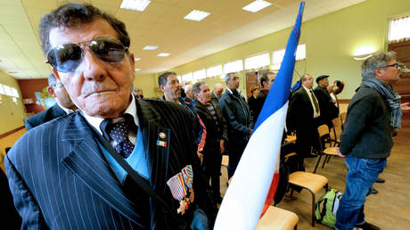 Президент Франции обнародовал законопроект о признании и возмещении ущерба Харкису в попытке исправить колониальное прошлое в Алжире - RT World News