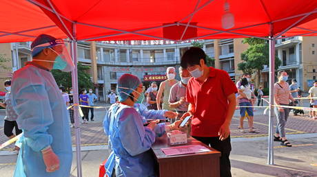 Заболеваемость Covid-19 в Китае резко возросла в преддверии национальных праздников, некоторые инфекции - дельта-дельта, лишающая вакцины - RT World News