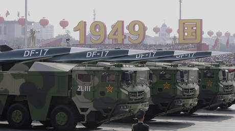 Гонка ядерных вооружений «глупая», Пекин позаботится о том, чтобы уничтожить США только «ОДИН РАЗ» - босс китайских СМИ - RT World News