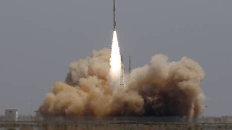 Истерия Вашингтона по поводу угрозы китайских гиперзвуковых ракет - всего лишь предлог для его собственной военной экспансии, считает Пекин - RT World News