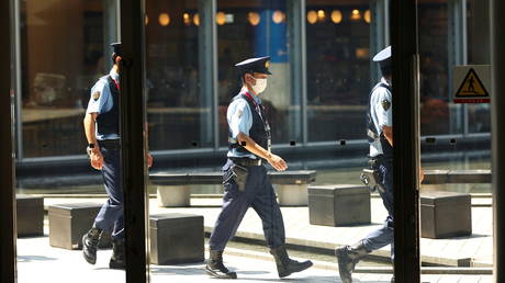 Японец арестован за использование технологии deepfake для отмены цензуры и перепродажи порно видео по первому делу искусственного интеллекта - RT World News