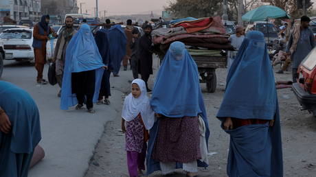 Меркель заявила, что признание талибов в Берлине по-прежнему не обсуждается, поскольку ЕС обещает предоставить Афганистану помощь в размере 1,2 миллиарда долларов - RT World News