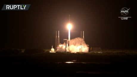 Миссия НАСА "Люси" направлена во внешнюю часть Солнечной системы для изучения троянских астероидов и эволюции планет (ВИДЕО) - RT World News