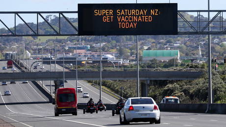 Новая Зеландия сообщает о самом высоком ежедневном количестве случаев Covid-19, несмотря на усиление вакцинации - RT World News