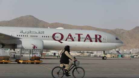 США будут стремиться облегчить эвакуацию, настаивать на «инклюзивности» в первых личных переговорах с талибами после вывода войск - СМИ - RT World News