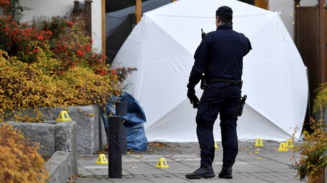 В Стокгольме застрелен молодой удостоенный наград рэпер, убийство вызывает опасения эскалации бандитского насилия - RT World News