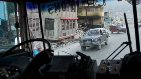 Вооруженная банда похищает до 17 американских христианских миссионеров, включая детей, на Гаити - сообщения - RT World News