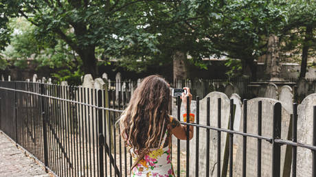 Apple гарантирует, что вы не унесете данные iCloud в могилу - RT World News