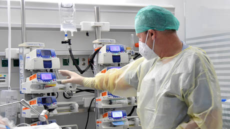 Австрийские больницы призовут жизнь и смерть во время Covid - RT World News