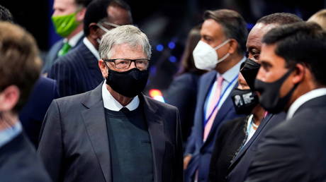 Билл Гейтс хочет, чтобы США и Великобритания потратили миллиарды на "микробные игры" - RT World News